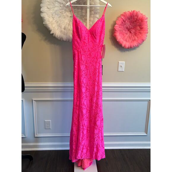 NWT La Femme Long Lace Gown Size 8